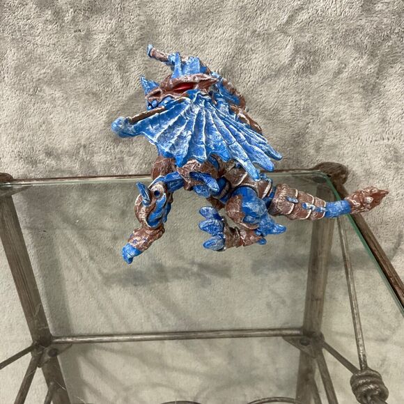 Mega Bloks 9893 Frost Dragon Dungeons & Dragons Fire/Ice Figure head articulates - Picture 4 of 11